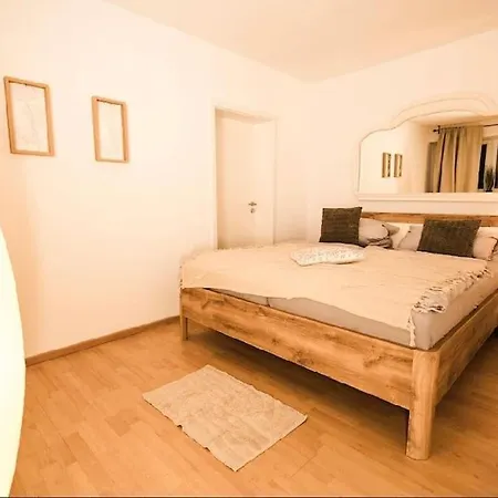 Willkommen Im Lilly In Direkt Am Flughafen Fmo Apartman *